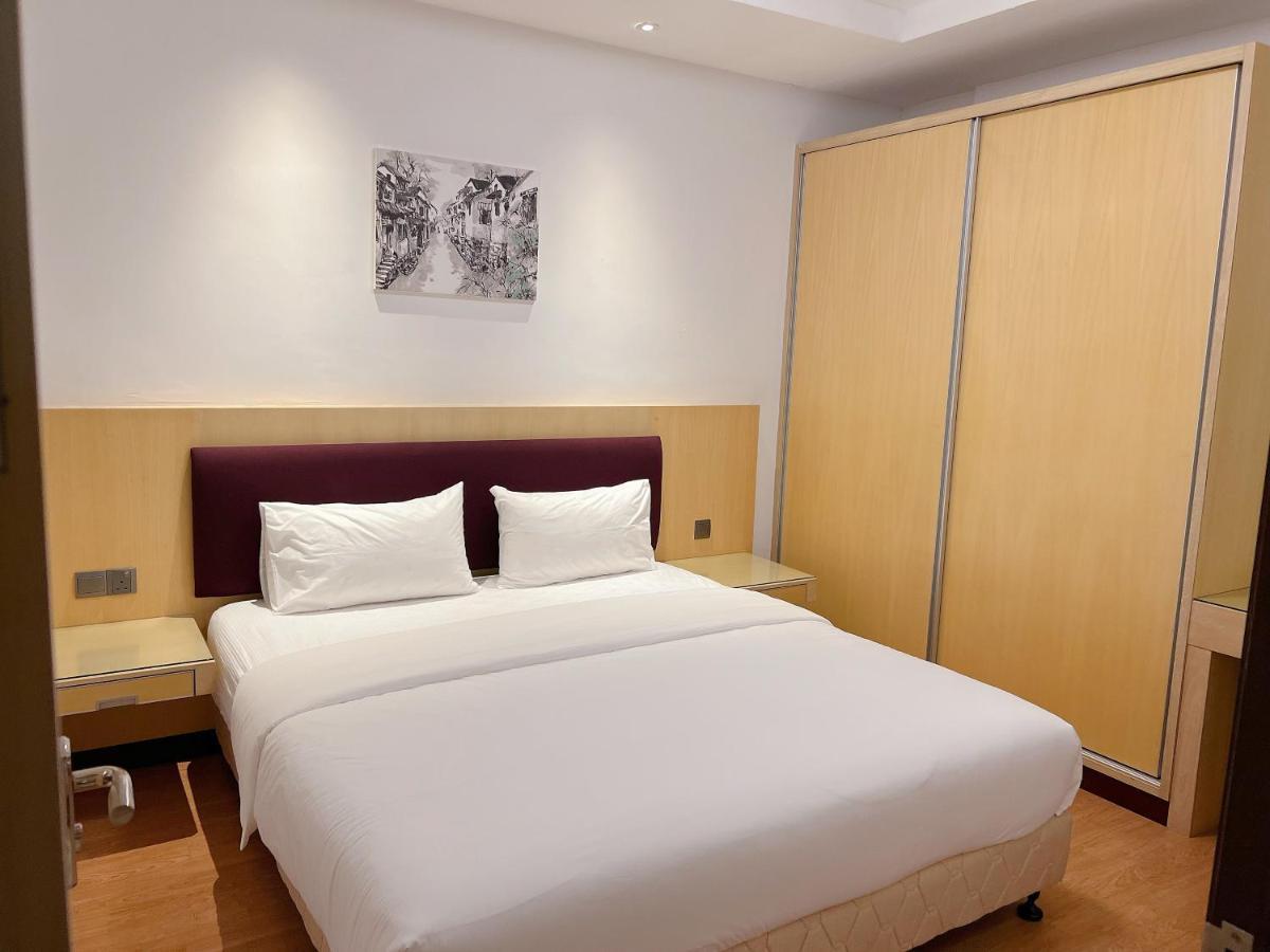 Imperial Grand Suite Apartment Kuching Exterior foto