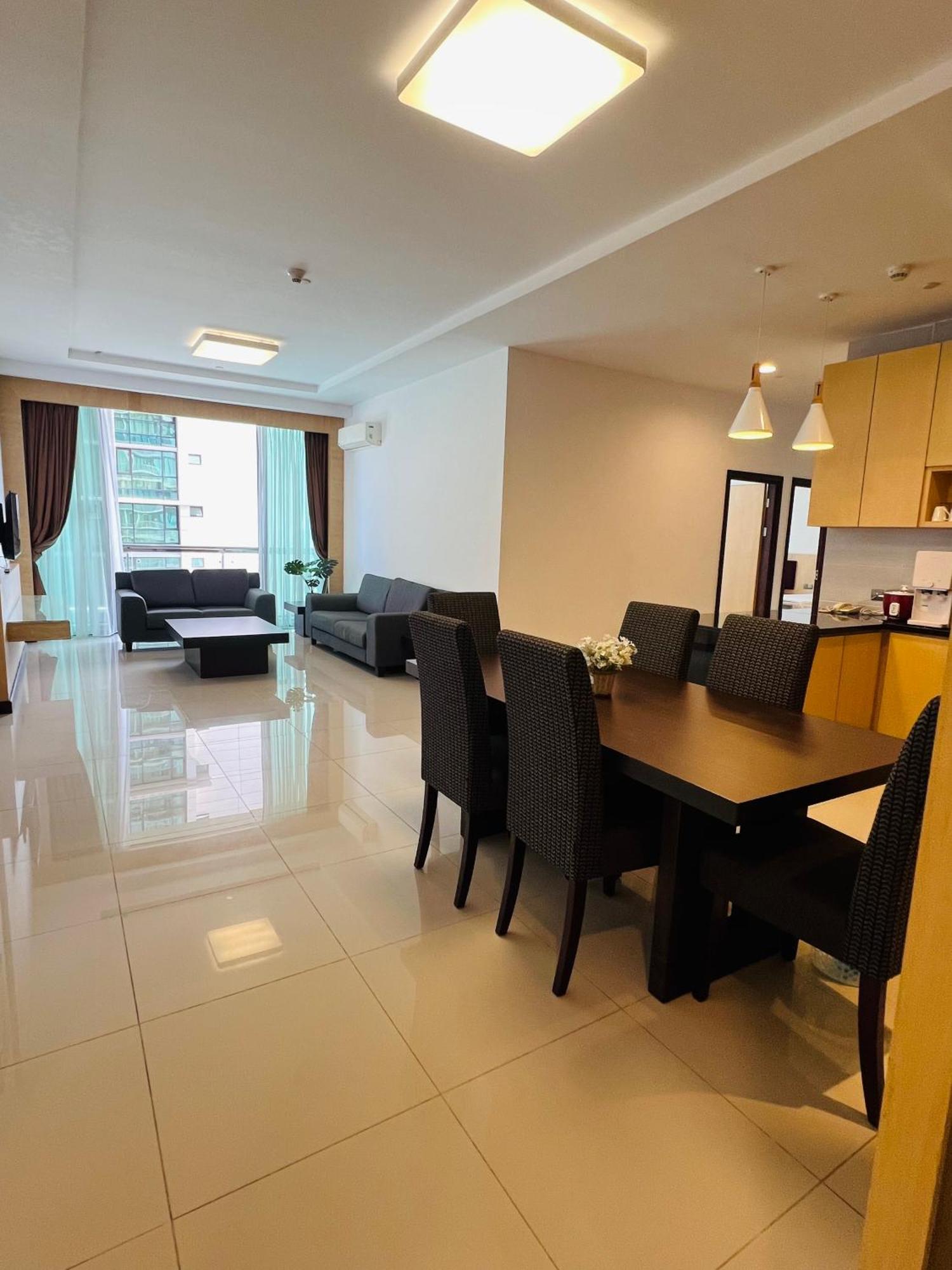 Imperial Grand Suite Apartment Kuching Exterior foto